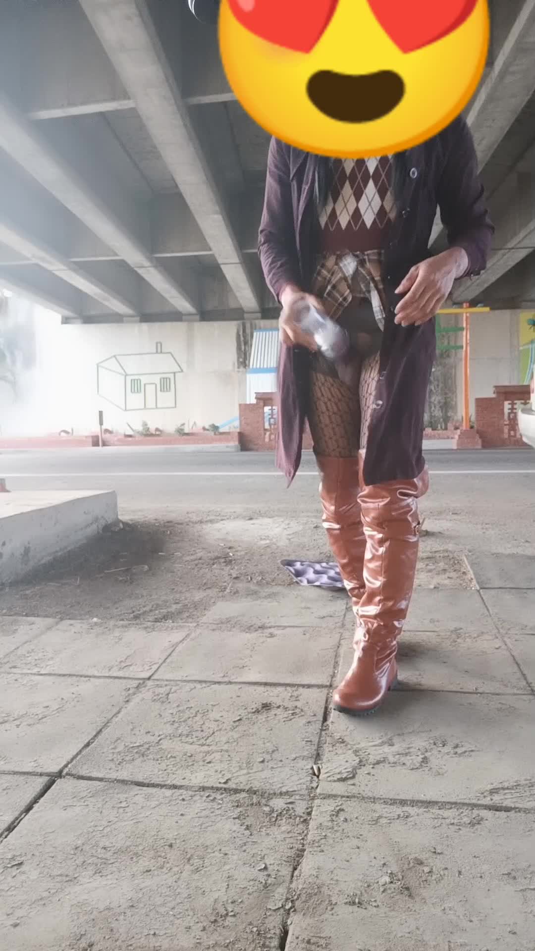 06. New Riding Boots Cum on the Curb (01:41)