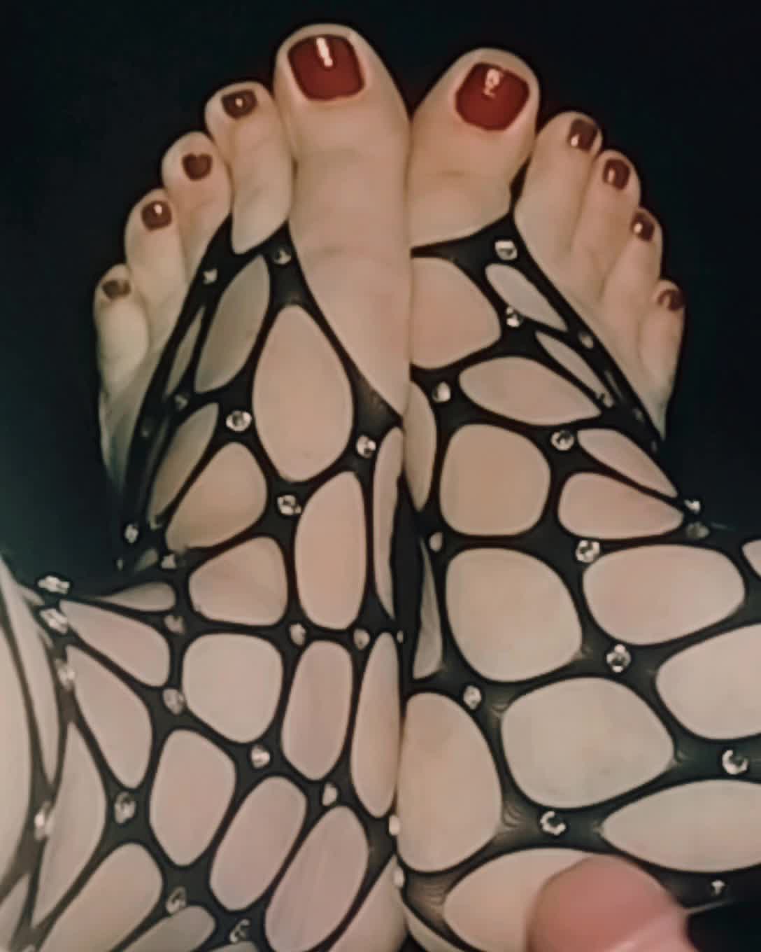 i made on my own feet like a little slut:( Now I am ashamed when I see it